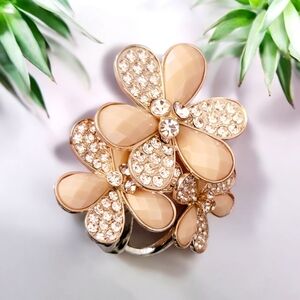 Beige Floral Statement Necklace